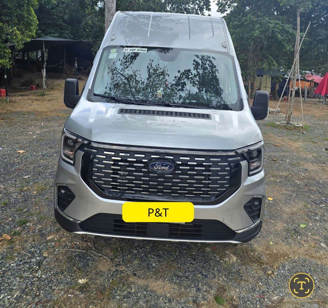 Xe 16 chỗ Ford